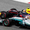 Max Verstappen (NED) Red Bull Racing RB13 and Lewis Hamilton (GBR) Mercedes-Benz F1 W08 Hybrid battle at Formula One World Championship, Rd15, Malaysian Grand Prix, Race, Sepang, Malaysia, Sunday 1 Octoberr 2017. © Zak Mauger/LAT/Sutton Images
