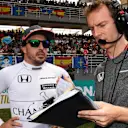 Fernando Alonso (ESP) McLaren and Mark Temple (GBR) McLaren Race Engineer on the grid at Formula One World Championship, Rd15, Malaysian Grand Prix, Race, Sepang, Malaysia, Sunday 1 October 2017. © Mark Sutton/Sutton Images