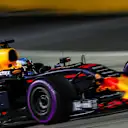 Daniel Ricciardo (AUS) Red Bull Racing RB13 at Formula One World Championship, Rd14, Singapore Grand Prix, Qualifying, Marina Bay Street Circuit, Singapore, Saturday 16 September 2017. © Sutton Images