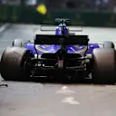 Marcus Ericsson (SWE) Sauber C36 crashes out of the race at Formula One World Championship, Rd14, Singapore Grand Prix, Race, Marina Bay Street Circuit, Singapore, Sunday 17 September 2017. © Sutton Images
