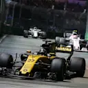 Nico Hulkenberg (GER) Renault Sport F1 Team RS17 at Formula One World Championship, Rd14, Singapore Grand Prix, Race, Marina Bay Street Circuit, Singapore, Sunday 17 September 2017. © Sutton Images