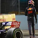 Daniil Kvyat (RUS) Scuderia Toro Rosso STR12 crashed out of the race at Formula One World Championship, Rd14, Singapore Grand Prix, Race, Marina Bay Street Circuit, Singapore, Sunday 17 September 2017. © Kym Illman/Sutton Images