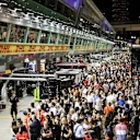Fans in pit lane at Formula One World Championship, Rd14, Singapore Grand Prix, Preparations, Marina Bay Street Circuit, Singapore, Thursday 14 September 2017. © Mirko Stange/Sutton Images