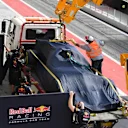 The car of Daniel Ricciardo (AUS) Red Bull Racing RB13 is recovered to the pits at Formula One Testing, Day One, Bahrain International Circuit, Sakhir, Bahrain, Tuesday 18 April 2017. © Sutton Motorsport Images