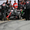 Romain Grosjean (FRA) Haas VF-17 makes a practice pit stop at Formula One Testing, Day Two, Barcelona, Spain, 8 March 2017. © Sutton Images