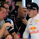 Max Verstappen (NED) Red Bull Racing and garage guests at Formula One World Championship, Rd17, United States Grand Prix, Qualifying, Circuit of the Americas, Austin, Texas, USA, Saturday 21 October 2017. © Mark Sutton/Sutton Images