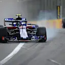 Pierre Gasly (FRA) Scuderia Toro Rosso STR13 locks up at Formula One World Championship, Rd4, Azerbaijan Grand Prix, Qualifying, Baku City Circuit, Baku, Azerbaijan, Saturday 28 April 2018. © Simon Galloway/Sutton Images