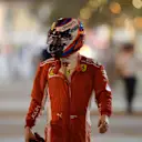 Kimi Raikkonen (FIN) Ferrari walks in after stopping on track in FP2 at Formula One World Championship, Rd2, Bahrain Grand Prix, Practice, Bahrain International Circuit, Sakhir, Bahrain, Friday 6 April 2018. © Simon Galloway/Sutton Images
