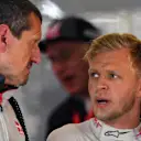 Guenther Steiner (ITA) Haas F1 Team Principal Kevin Magnussen (DEN) Haas F1 at Formula One World Championship, Rd3, Chinese Grand Prix, Qualifying, Shanghai, China, Saturday 14 April 2018. © Mark Sutton/Sutton Images