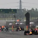 Daniel Ricciardo (AUS) Red Bull Racing RB14 and Sebastian Vettel (GER) Ferrari SF-71H battle at Formula One World Championship, Rd3, Chinese Grand Prix, Race, Shanghai, China, Sunday 15 April 2018. © Rubio/Sutton Images