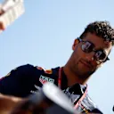 Daniel Ricciardo (AUS) Red Bull Racing signs autographs for the fans at Formula One World Championship, Rd6, Monaco Grand Prix Friday, Monte-Carlo, Monaco, 25 May 2018. © Manuel Goria/Sutton Images