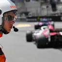 Marcus Ericsson (SWE) Alfa Romeo Sauber C37 and marshal at Formula One World Championship, Rd6, Monaco Grand Prix, Qualifying, Monte-Carlo, Monaco, Saturday 26 May 2018. © Mark Sutton/Sutton Images
