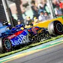 MELBOURNE GRAND PRIX CIRCUIT, AUSTRALIA - MARCH 15: Alexander Albon, Toro Rosso STR14, takes to the grass during the Australian GP at Melbourne Grand Prix Circuit on March 15, 2019 in Melbourne Grand Prix Circuit, Australia. (Photo by Andy Hone / LAT Images)