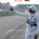 MELBOURNE GRAND PRIX CIRCUIT, AUSTRALIA - MARCH 16: Pole Sitter celebrates Lewis Hamilton, Mercedes AMG F1 in Parc Ferme during the Australian GP at Melbourne Grand Prix Circuit on March 16, 2019 in Melbourne Grand Prix Circuit, Australia. (Photo by Steven Tee / LAT Images)