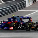 RED BULL RING, AUSTRIA - JUNE 30: Alexander Albon, Toro Rosso STR14, battles with Romain Grosjean, Haas VF-19 during the Austrian GP at Red Bull Ring on June 30, 2019 in Red Bull Ring, Austria. (Photo by Glenn Dunbar / LAT Images)