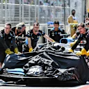 BAKU CITY CIRCUIT, AZERBAIJAN - APRIL 26: Marshals pushing the car of George Russell, Williams Racing FW42 after damage on the track in FP1 during the Azerbaijan GP at Baku City Circuit on April 26, 2019 in Baku City Circuit, Azerbaijan. (Photo by Mark Sutton / Sutton Images)