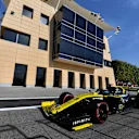 BAHRAIN INTERNATIONAL CIRCUIT, BAHRAIN - MARCH 29: Daniel Ricciardo, Renault R.S.19 during the Bahrain GP at Bahrain International Circuit on March 29, 2019 in Bahrain International Circuit, Bahrain. (Photo by Mark Sutton / Sutton Images)