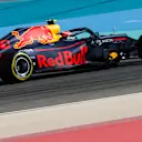 BAHRAIN INTERNATIONAL CIRCUIT, BAHRAIN - MARCH 30: Pierre Gasly, Red Bull Racing RB15 during the Bahrain GP at Bahrain International Circuit on March 30, 2019 in Bahrain International Circuit, Bahrain. (Photo by Glenn Dunbar / LAT Images)