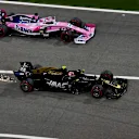 BAHRAIN INTERNATIONAL CIRCUIT, BAHRAIN - MARCH 31: Sergio Perez, Racing Point RP19 and Kevin Magnussen, Haas VF-19 during the Bahrain GP at Bahrain International Circuit on March 31, 2019 in Bahrain International Circuit, Bahrain. (Photo by Mark Sutton / Sutton Images)