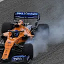 BAHRAIN INTERNATIONAL CIRCUIT, BAHRAIN - APRIL 02: Fernando Alonso, McLaren MCL34, locks up during the Bahrain April testing at Bahrain International Circuit on April 02, 2019 in Bahrain International Circuit, Bahrain. (Photo by Mark Sutton / Sutton Images)
