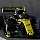 CIRCUIT DE BARCELONA-CATALUNYA, SPAIN - FEBRUARY 20: Daniel Ricciardo, Renault F1 Team R.S. 19  locks up during the Barcelona February testing at Circuit de Barcelona-Catalunya on February 20, 2019 in Circuit de Barcelona-Catalunya, Spain. (Photo by Mark Sutton / Sutton Images)