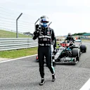 NORTHAMPTON, ENGLAND - AUGUST 08: Pole position qualifier Valtteri Bottas of Finland and Mercedes GP celebrates in parc ferme during qualifying for the F1 70th Anniversary Grand Prix at Silverstone on August 08, 2020 in Northampton, England. (Photo by Andrew Boyers/Pool via Getty Images)