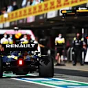 PORTIMAO, PORTUGAL - OCTOBER 24: Daniel Ricciardo of Australia driving the (3) Renault Sport Formula One Team RS20 in the Pitlane during qualifying ahead of the F1 Grand Prix of Portugal at Autodromo Internacional do Algarve on October 24, 2020 in Portimao, Portugal. (Photo by Mark Thompson/Getty Images)