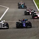 BAHRAIN, BAHRAIN - MARCH 20: Yuki Tsunoda of Japan driving the (22) Scuderia AlphaTauri AT03 and Alexander Albon of Thailand driving the (23) Williams FW44 Mercedes compete for position on track  during the F1 Grand Prix of Bahrain at Bahrain International Circuit on March 20, 2022 in Bahrain, Bahrain. (Photo by Mark Thompson/Getty Images)