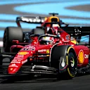 LE CASTELLET, FRANCE - JULY 24: Charles Leclerc of Monaco driving the (16) Ferrari F1-75 leads Max Verstappen of the Netherlands driving the (1) Oracle Red Bull Racing RB18 during the F1 Grand Prix of France at Circuit Paul Ricard on July 24, 2022 in Le Castellet, France. (Photo by Joe Portlock - Formula 1/Formula 1 via Getty Images)