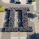 Mercedes celebrate their 2015 constructors' championship triumph at their UK factory in Brackley, October 12, 2015 © Daimler AG