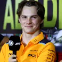 ABU DHABI, UNITED ARAB EMIRATES - NOVEMBER 23: Oscar Piastri of Australia and McLaren attends the Drivers Press Conference during previews ahead of the F1 Grand Prix of Abu Dhabi at Yas Marina Circuit on November 23, 2023 in Abu Dhabi, United Arab Emirates. (Photo by Clive Rose/Getty Images)
