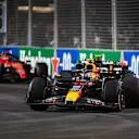 SINGAPORE, SINGAPORE - SEPTEMBER 17: Sergio Perez of Mexico driving the (11) Oracle Red Bull Racing RB19 on track during the F1 Grand Prix of Singapore at Marina Bay Street Circuit on September 17, 2023 in Singapore, Singapore. (Photo by Rudy Carezzevoli/Getty Images)