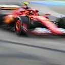 SINGAPORE, SINGAPORE - SEPTEMBER 20: Carlos Sainz of Spain driving (55) the Ferrari SF-24 on track during practice ahead of the F1 Grand Prix of Singapore at Marina Bay Street Circuit on September 20, 2024 in Singapore, Singapore. (Photo by Clive Mason/Getty Images)