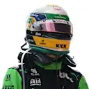 The helmet of 2025 Brazilian Rookie Gabriel Bortoleto seems to take some inspiration from Senna’s helmet from over three decades ago!