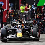 Verstappen%20Brazil%20pit%20lane.jpg