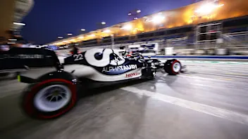 BAHRAIN, BAHRAIN - MARCH 27: Yuki Tsunoda of Japan driving the (22) Scuderia AlphaTauri AT02 Honda