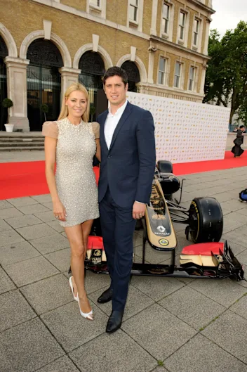 h-oN-manual-tessdalyvernonkay.jpg