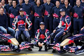 (L to R): Vitantonio Liuzzi (ITA) Scuderia Toro Ross; Neel Jani (SUI) Scuderia Toro Rosso Third