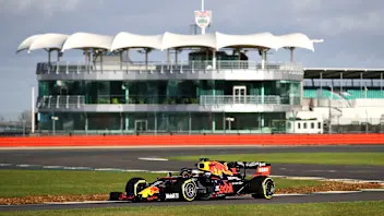 GettyImages-1252422850.jpg