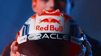 VERSTAPPEN-HELMET.jpg