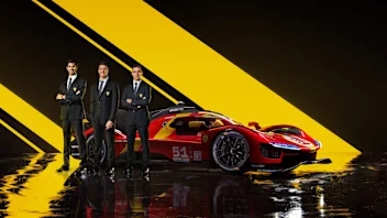 2300003-hypercar-wec-crews.jpg