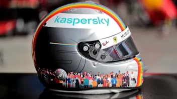 VettelHelmet1.jpg