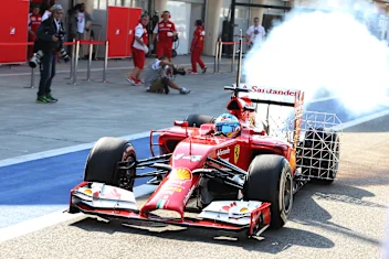 Fernando Alonso (ESP) Ferrari and smoke. Formula One Testing, Day One, Bahrain International