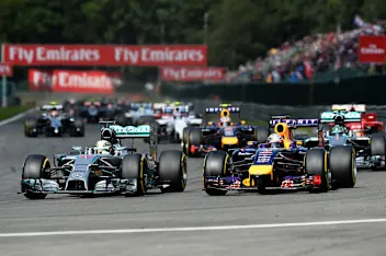 (L to R): Lewis Hamilton (GBR) Mercedes AMG F1 W05 alongside Sebastian Vettel (GER) Red Bull Racing