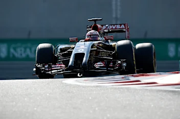 Esteban Ocon (FRA) Lotus E22. Formula One World Championship, Rd19, Abu Dhabi Grand Prix,