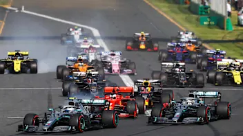MELBOURNE GRAND PRIX CIRCUIT, AUSTRALIA - MARCH 17: Valtteri Bottas, Mercedes AMG W10, leads Lewis