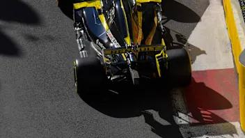 BAKU CITY CIRCUIT, AZERBAIJAN - APRIL 28: Daniel Ricciardo, Renault R.S.19 during the Azerbaijan GP