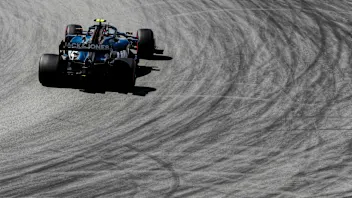 CIRCUIT DE BARCELONA-CATALUNYA, SPAIN - MAY 10: Kevin Magnussen, Haas VF-19 during the Spanish GP