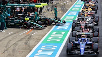 teams-pit-lane-silverstone-qualifying-2023.png
