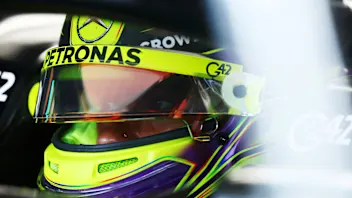 hamilton-garage-suzuka-practice-2023.png